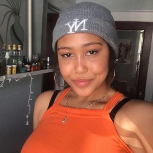 Meet your Posher, Genna